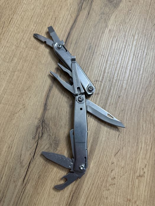 Leatherman rev.