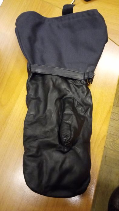 Рукавиці льотні зимові.Овчина на шкіряній основі.В наявності350 шт