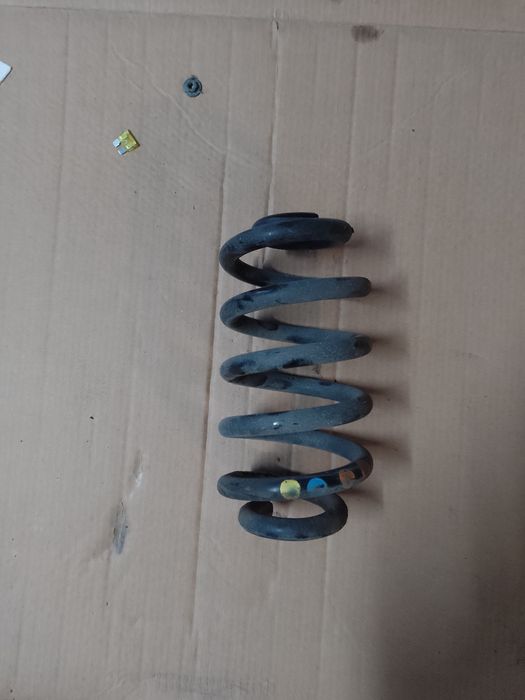 Audi A6 C6 sprężyna tył tylnia