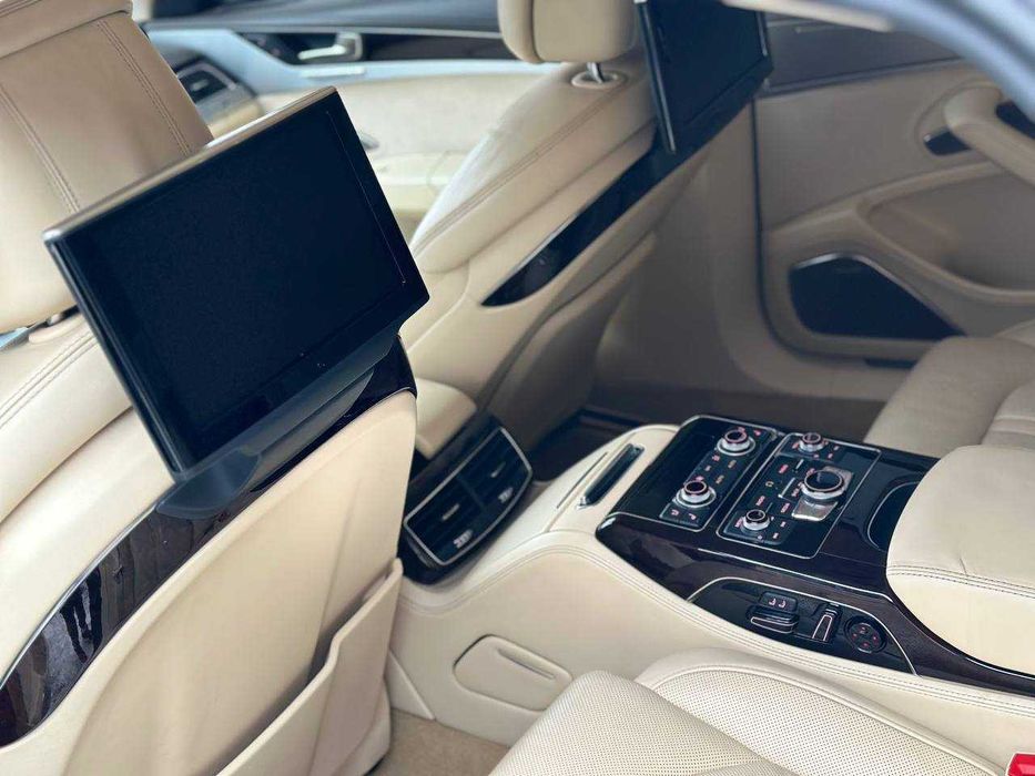 Audi A8 L  2012 6.3 бензин  Quattro