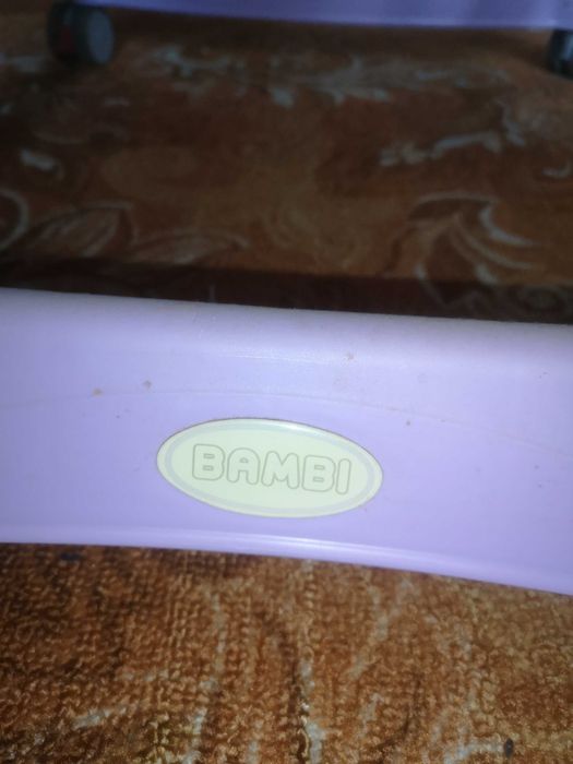 Стільчик для годування bambi