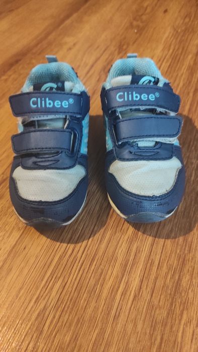 Adidaski chłopięce r26