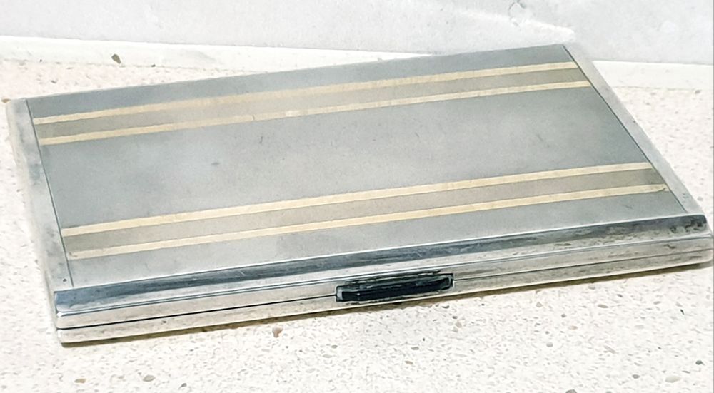 Maravilhosa grande antiga cigarreira-prata e ouro contrastada 185g