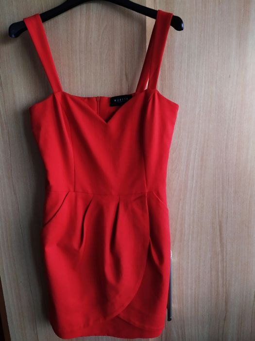 Czerwona sukienka r.36