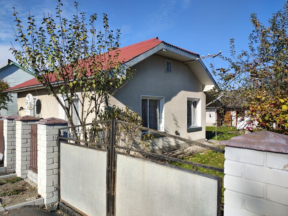 Будинок за доступною ціною на великій ділянці!