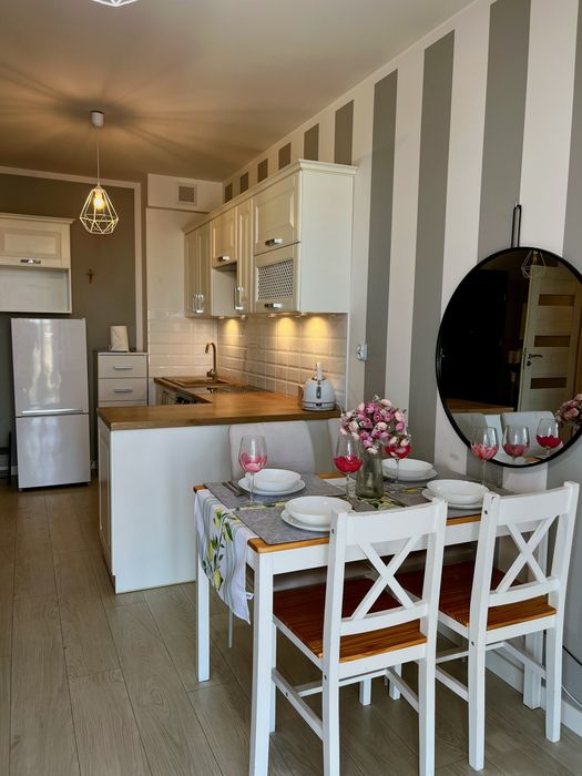 Nowoczesny Apartament , Augustów Centrum , Garaż podziemny, Winda, balkon , wynajem na doby, wysoki standard