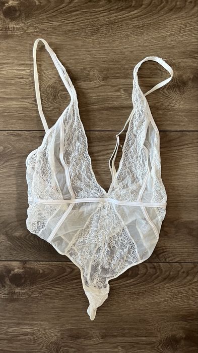 Biała suknia ślubna + body Etam