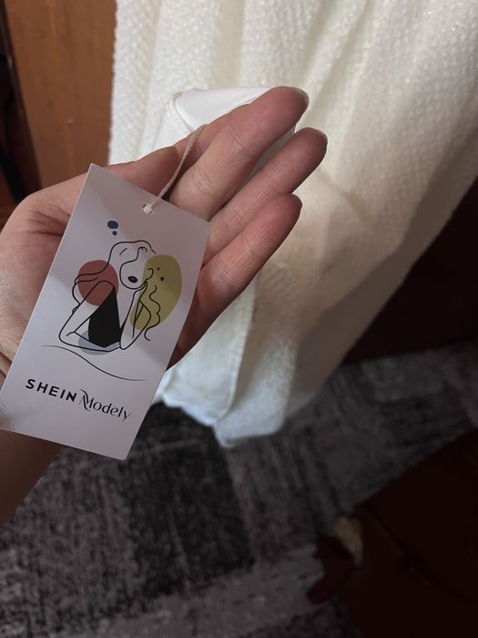 Сукня вечірня пишна