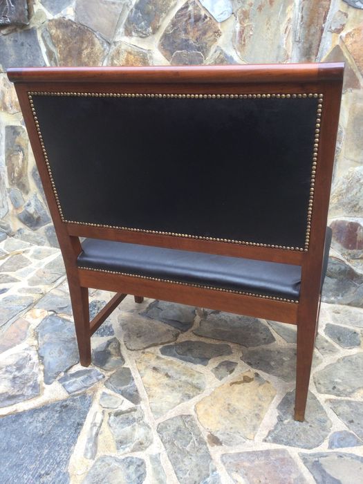 Cadeirão Canapé Madeira maciça Nogueira Pele 87 cm largura Séc XIX
