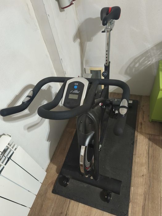Rower treningowy  Hertz XR-330. Koło zamachowe 18kg