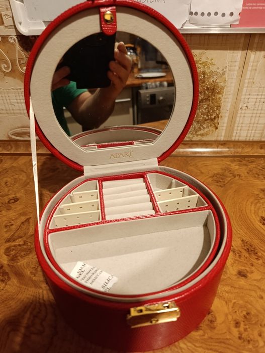 Szkatułka na biżuterię