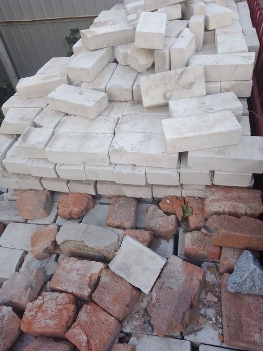 Цегла ,кірпіч білий