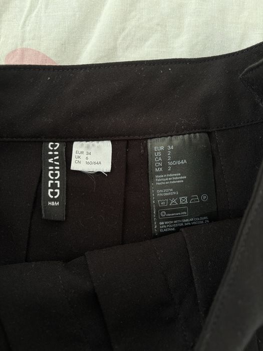 czarna spódnica tenisowa