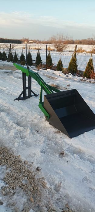 na tylni tuz ładowacz na tył ciągnika łyżka widły