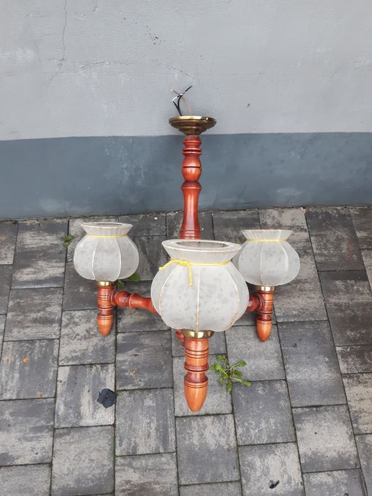 Stary żyrandol z prlu 3 ramienny.