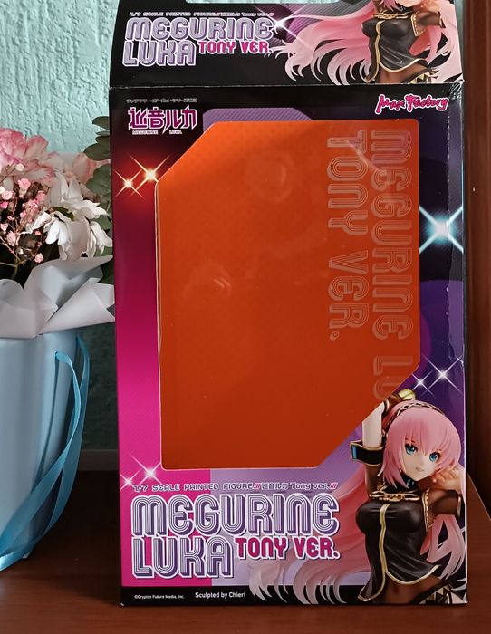 Megurine Luka Tony ver / vocaloid / аніме фігурка  / вокалоїд