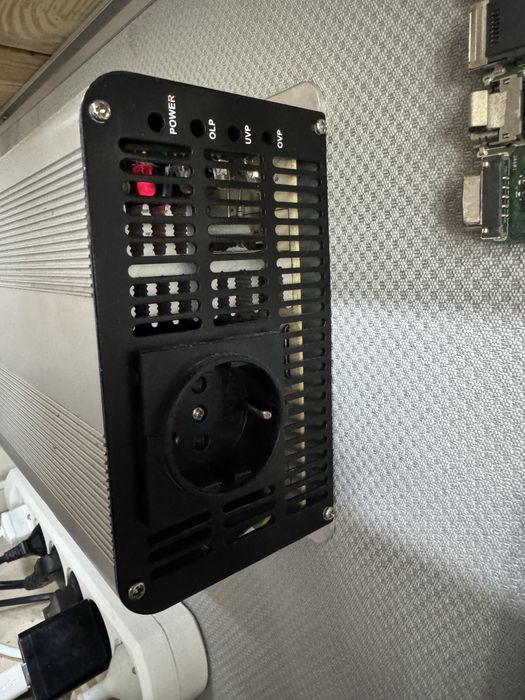 Продам німецький інвертор voltcraft 2000/4000w