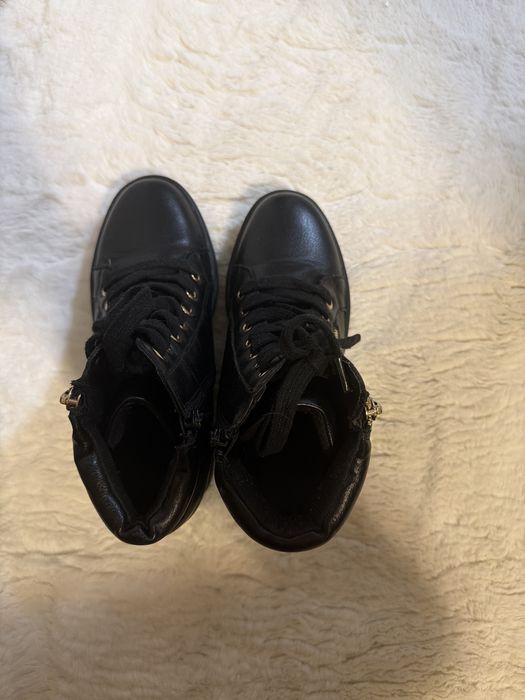 Черевички на танкетці