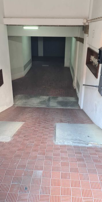 Garagem (Box) na Cova da Piedade (Almada)