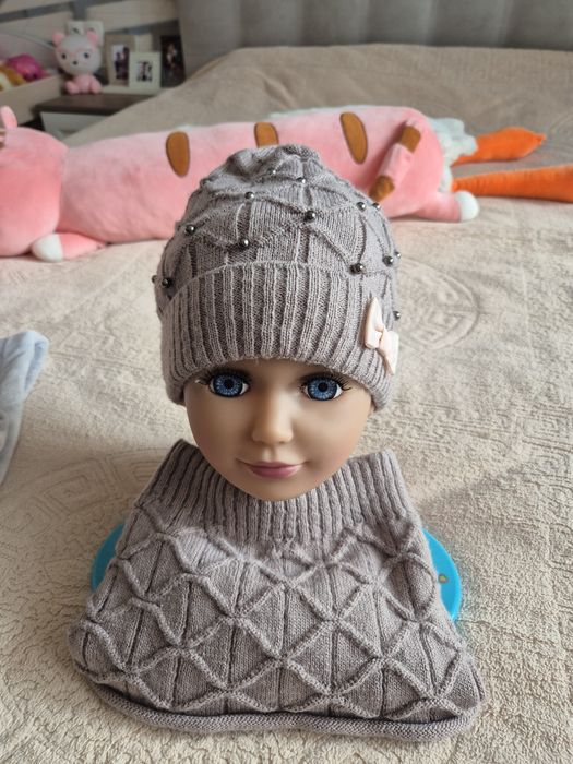 Шапка и хамутик 3-4года