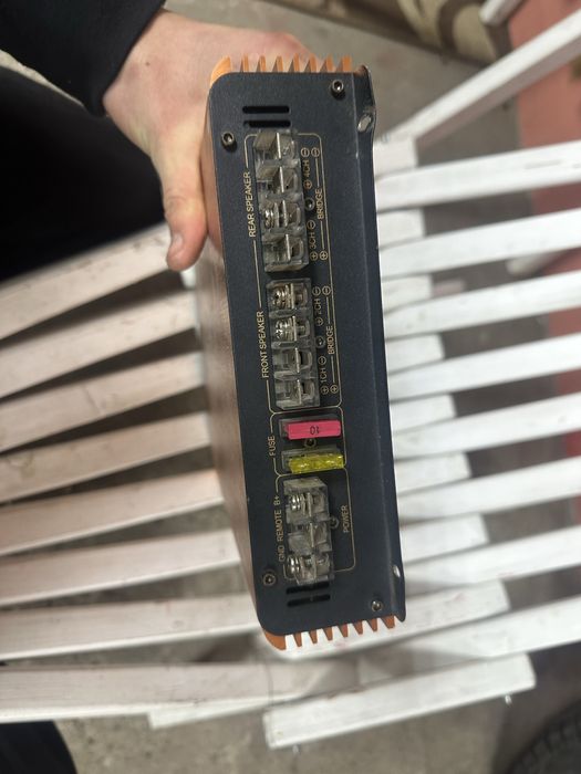 Продам усілитель 4 канальний