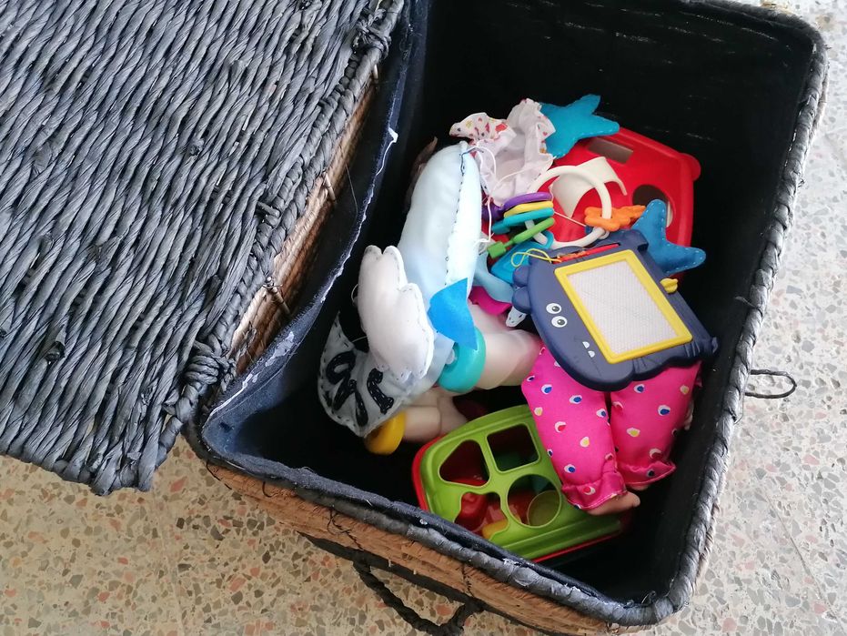 Cesta baú, verga e armação metalica, por 10€