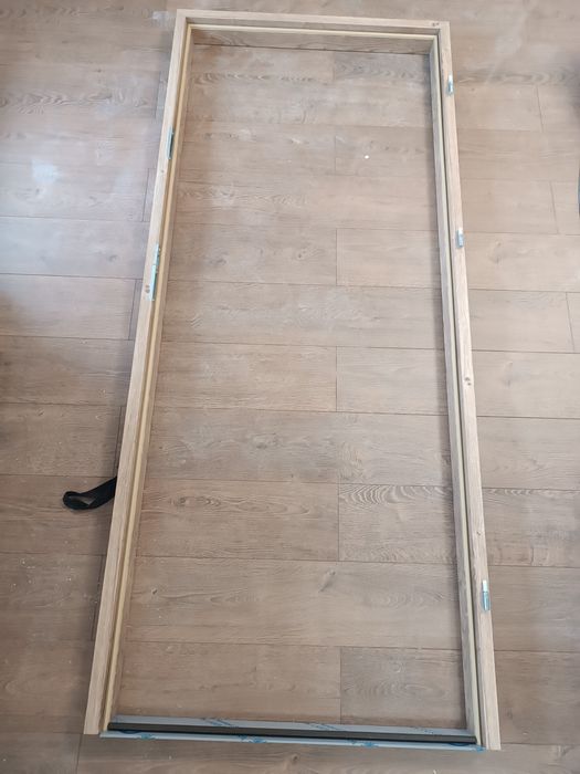 Ościeżnica drzwi wejściowych prawa 80