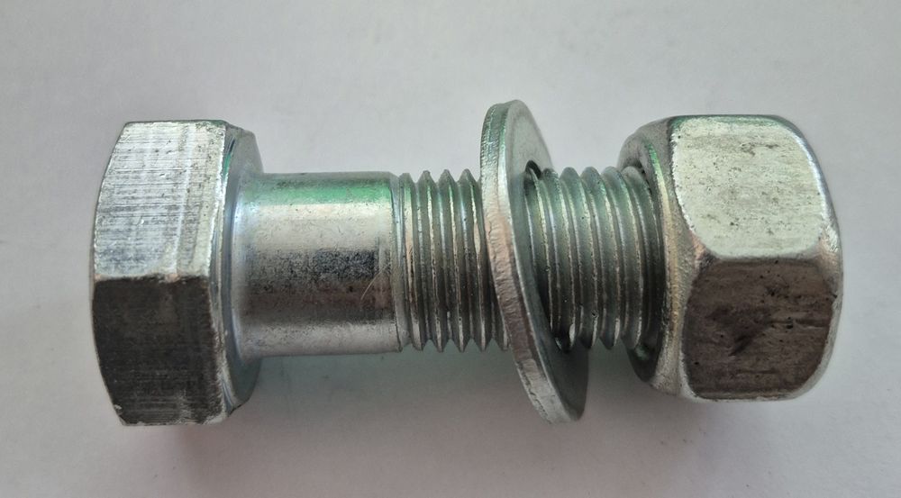 Болт М22*60 з гайкою