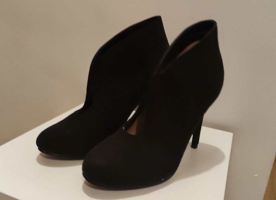 Nowe damskie buty botki czarne szpilka roz 36,38, 39,40 oraz 41.