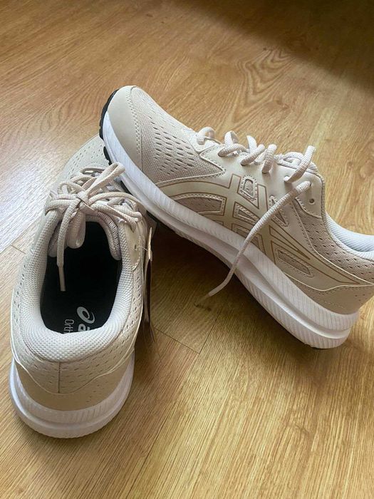 Кросівки Asics, жіночі 39 розмір