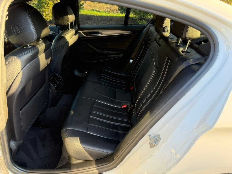 BMW 530      2019