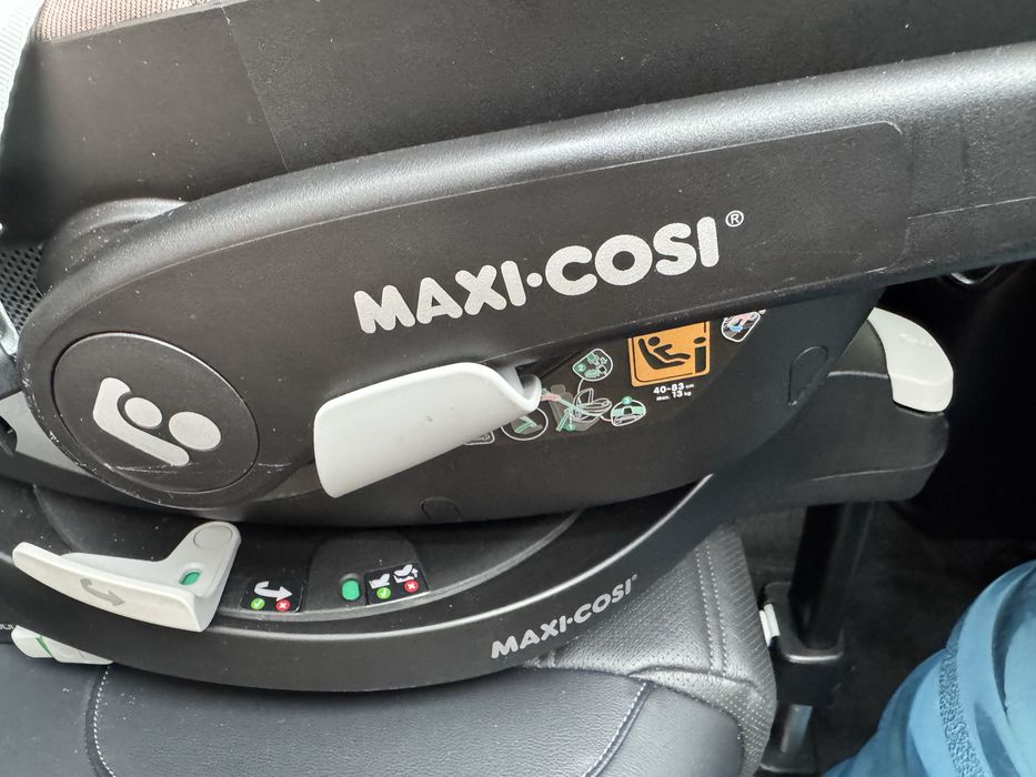 Продам автокрісло MAXI-COSI Pebble 360 (від 0 -15) місяців