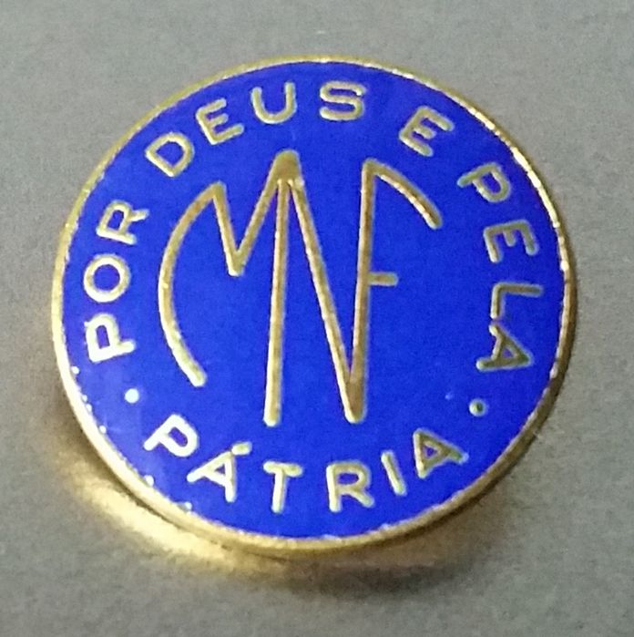 Pin do Movimento Nacional Feminino