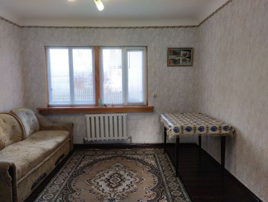 Будинок з сонячними панелями