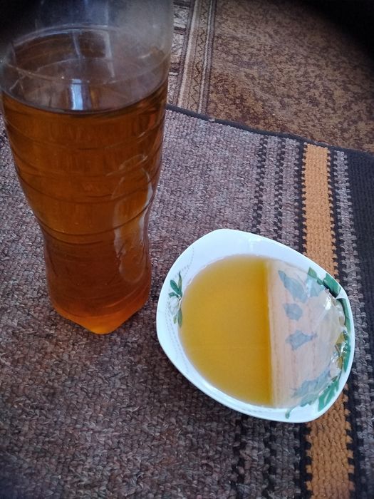 Домашня олія з соняшника пахуча і не пахуча . Є з льону і гарбузове