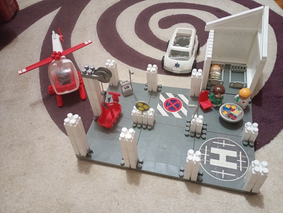 Лего "Лікарня". Плитка 15*15