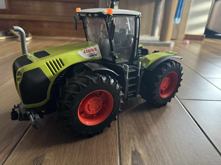 Bruder claas xerion 5000