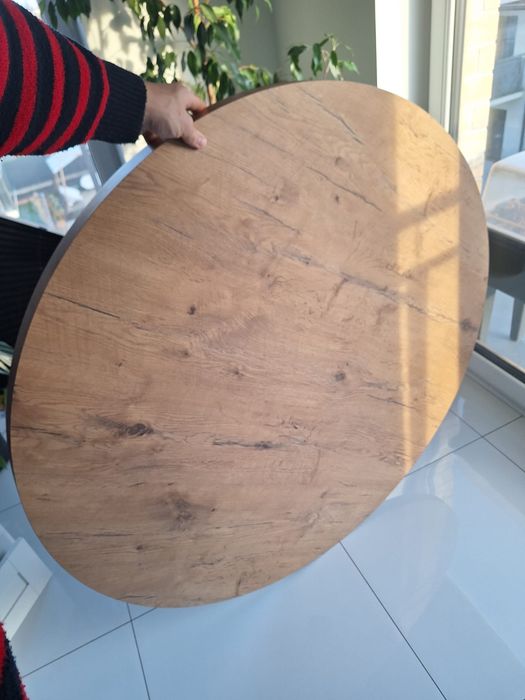 Okrągły, drewniany blat