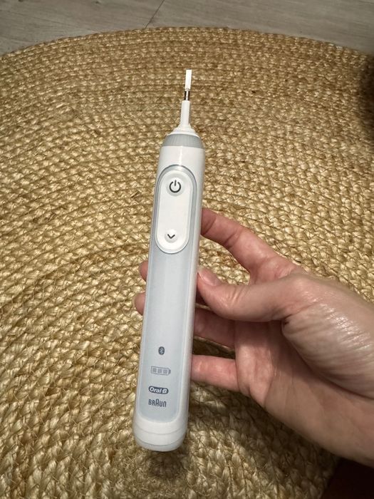 Електрична зубна щітка Braun Oral B Pro series