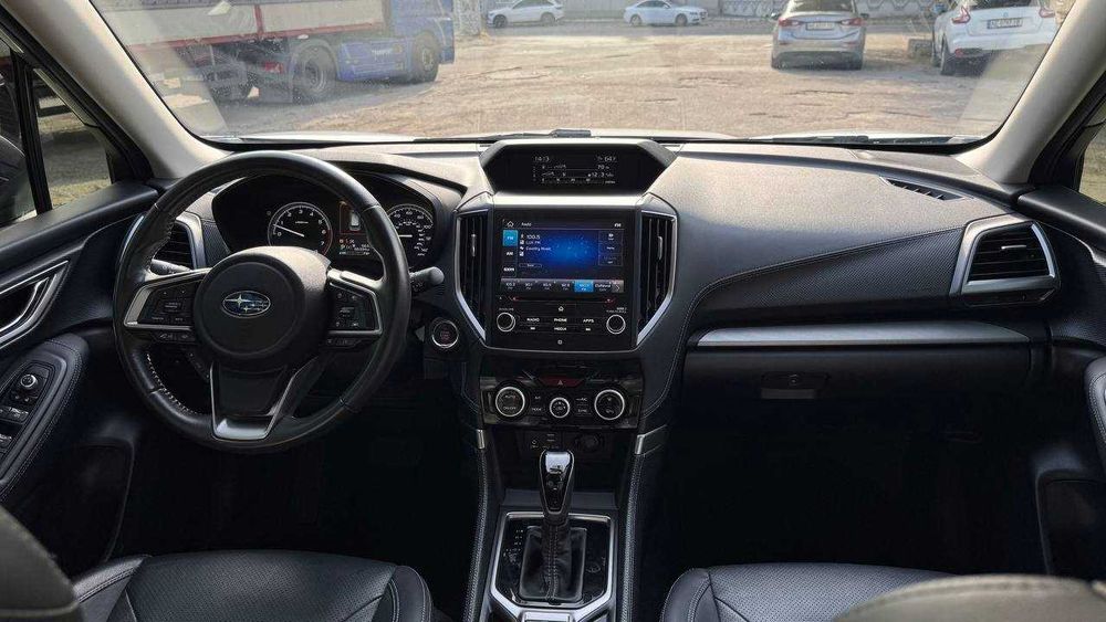 Subaru Forester 2019 2,5 Автомат 68 т км пробег