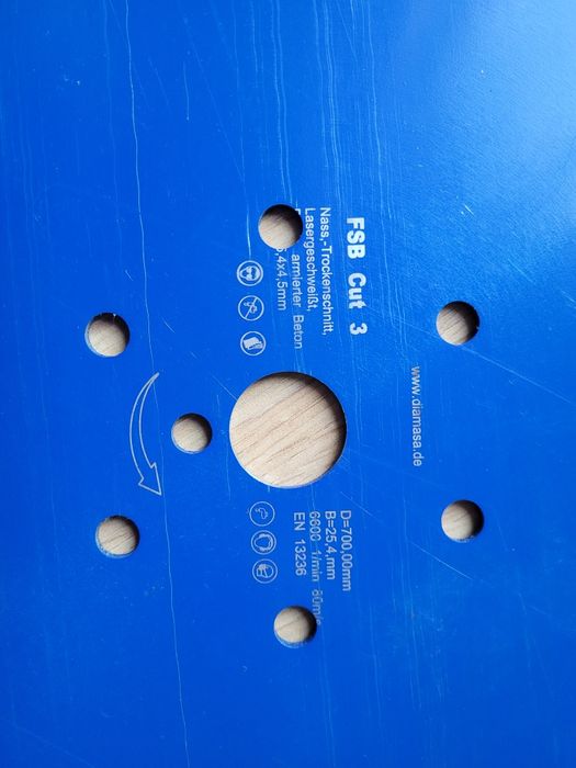 Tarcza do betonu 700x25x4mm