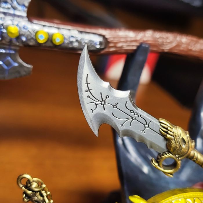 Подставка-держатель для геймпада в стиле God of War