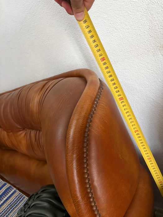Sofás em Pele (pode ser vendido separadamente)