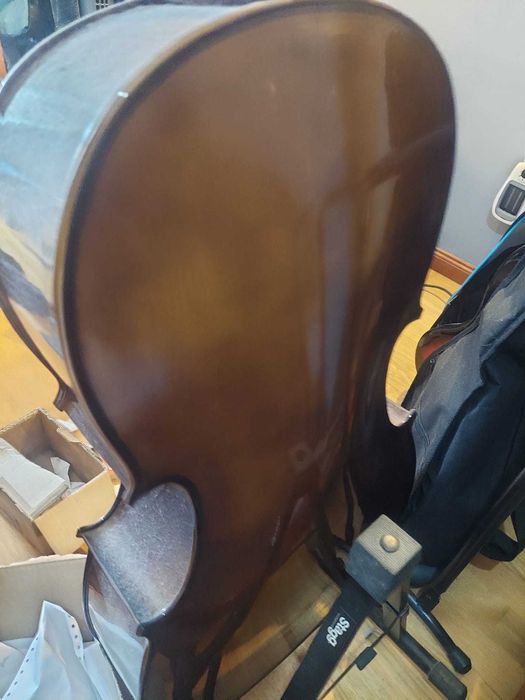 Violoncelo Stentor 4/4 (Inclui arco, capa almofada e resina