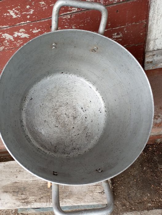 Продам выварку алюминиевую  времён СССР. Ёмкость 30 литро