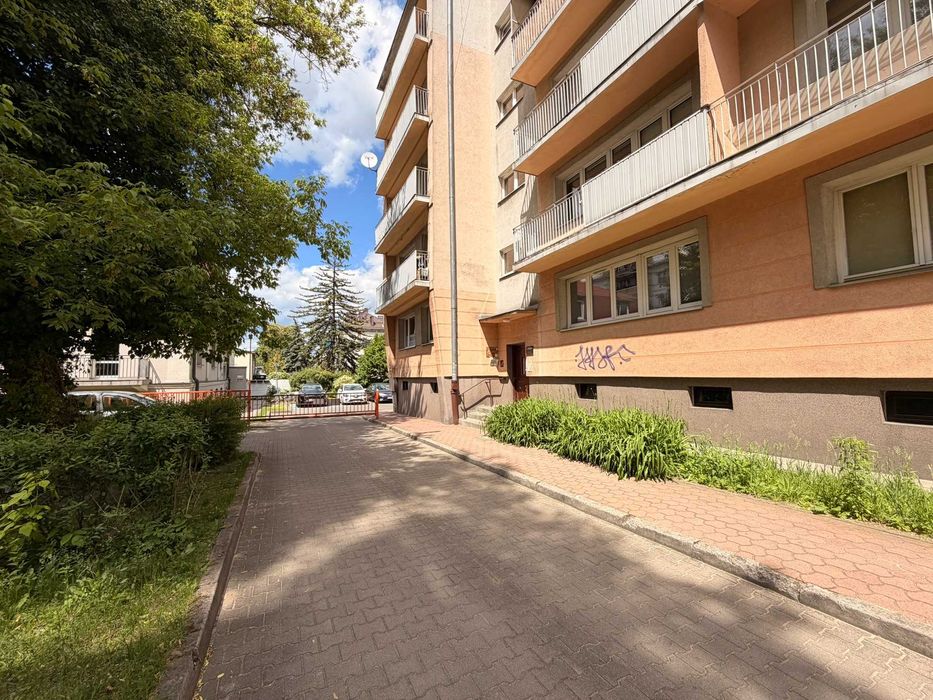 Darmowy parking + 2 pokoje w centrum, 1. piętro, - Widok 5
