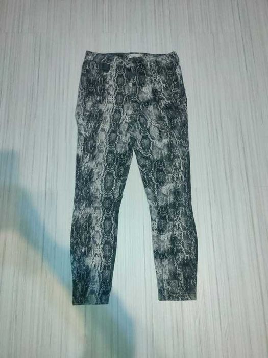 spodnie rozm. L firmy Zara