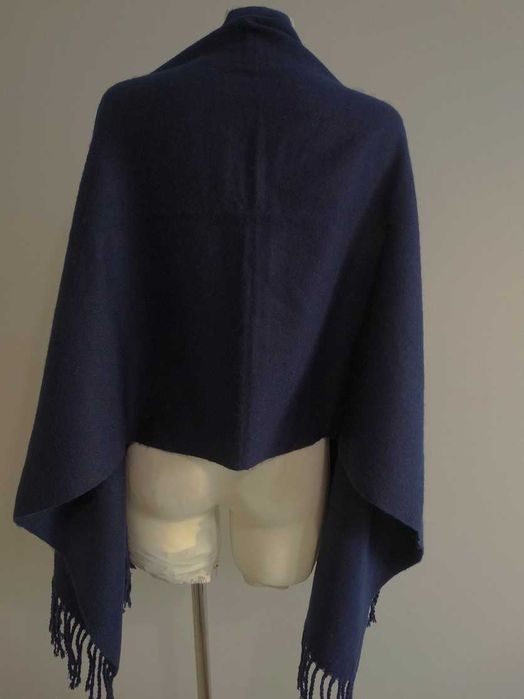 Szal z Wełny Pashmina Duży Zdobiony Wełną Królika Granatowy Kolor