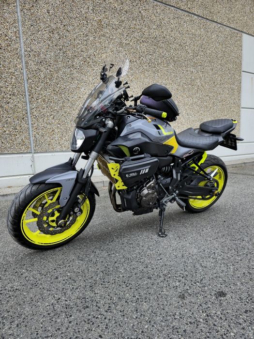 Yamaha MT 07 Night Fluo