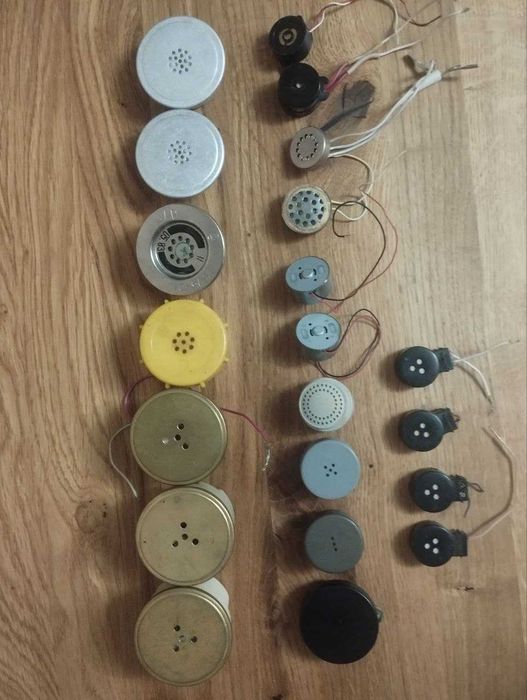 Телефонные капсюли, динамики, микрофоны, розетки, выключатели и другое